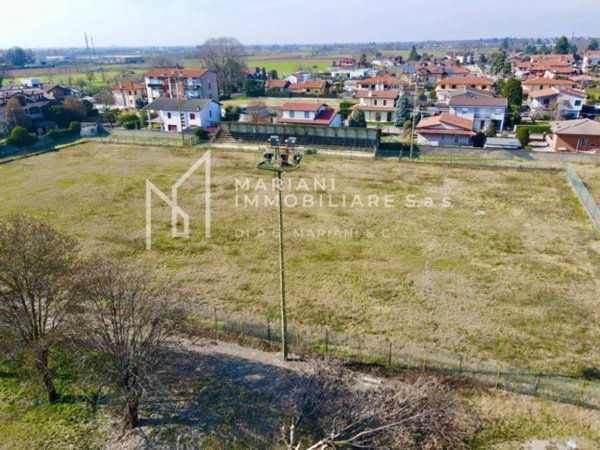 terreno edificabile in vendita ad Inveruno