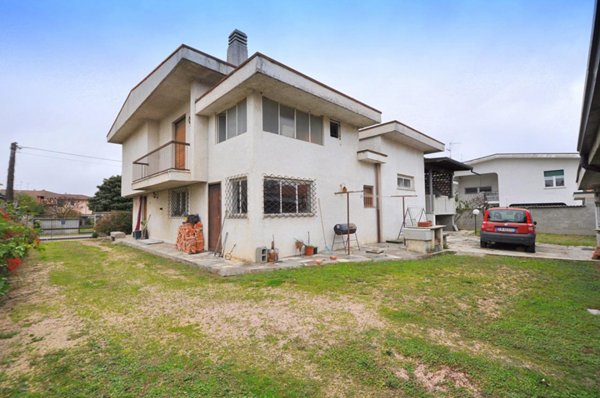 casa indipendente in vendita ad Inveruno