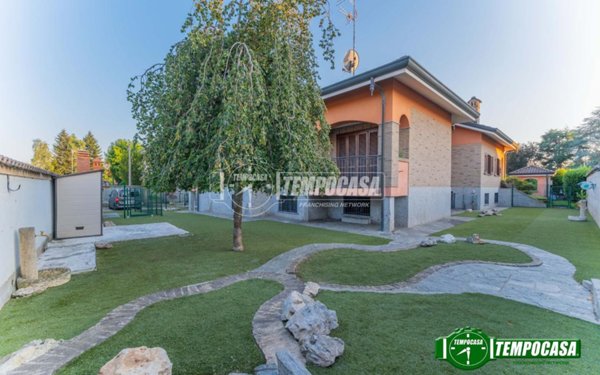 casa indipendente in vendita ad Inveruno