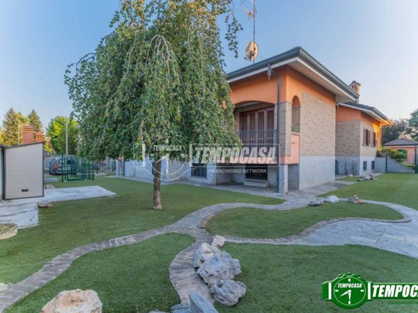 casa indipendente in vendita ad Inveruno