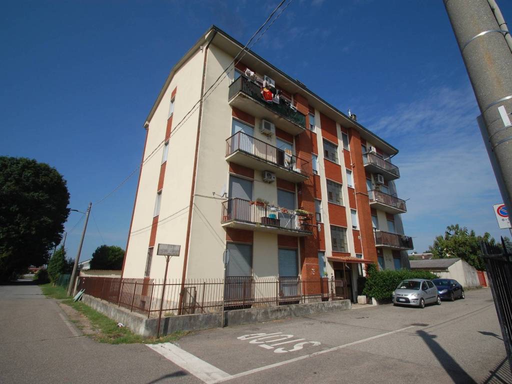 appartamento in vendita ad Inveruno