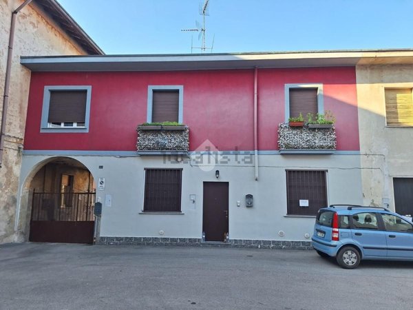 appartamento in vendita ad Inveruno in zona Furato