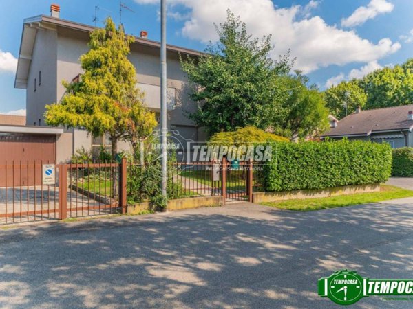 casa indipendente in vendita ad Inveruno