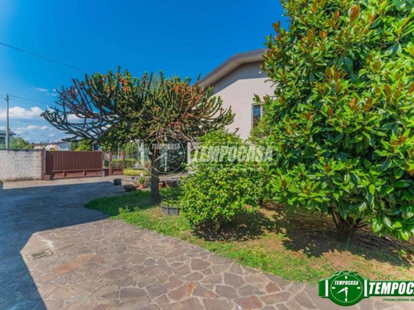 casa indipendente in vendita ad Inveruno