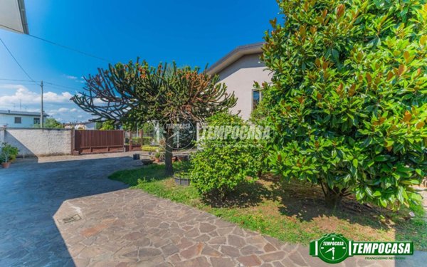 casa indipendente in vendita ad Inveruno