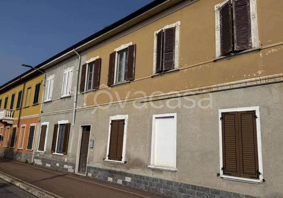 appartamento in vendita ad Inveruno in zona Furato