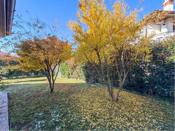 appartamento in vendita ad Inveruno in zona Furato