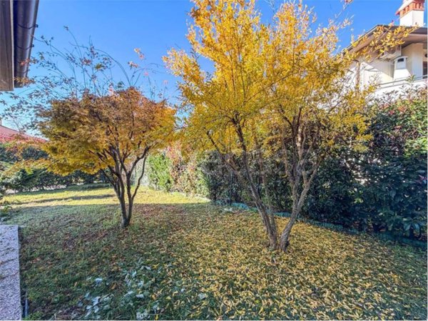 appartamento in vendita ad Inveruno in zona Furato