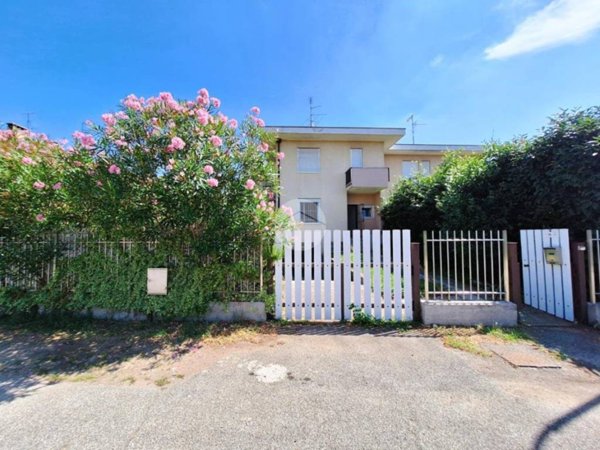 casa indipendente in vendita ad Inveruno