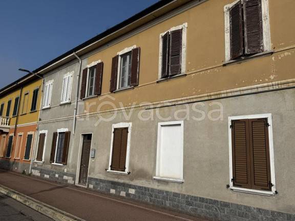 appartamento in vendita ad Inveruno in zona Furato