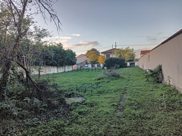 terreno edificabile in vendita ad Inveruno