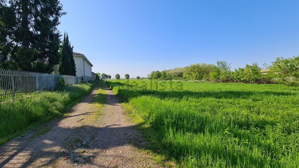 terreno industriale in vendita ad Inveruno