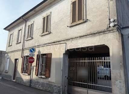 appartamento in vendita ad Inveruno in zona Furato