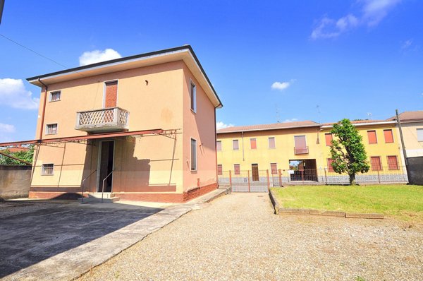 casa indipendente in vendita ad Inveruno