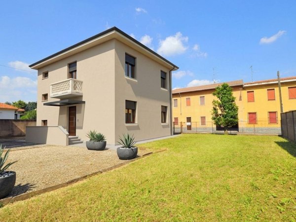 casa indipendente in vendita ad Inveruno