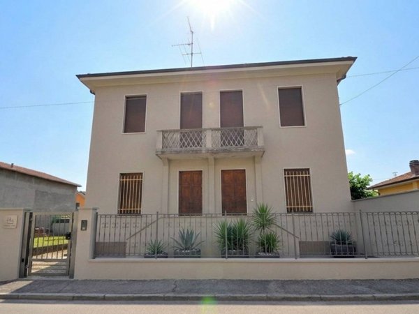 casa indipendente in vendita ad Inveruno
