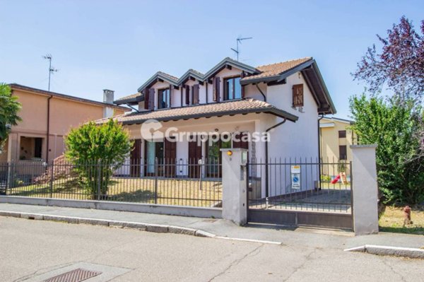 casa indipendente in vendita ad Inveruno