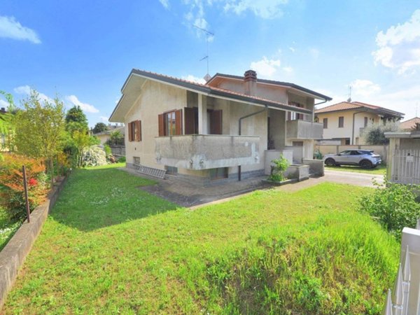 casa indipendente in vendita ad Inveruno