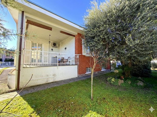 casa indipendente in vendita ad Inveruno