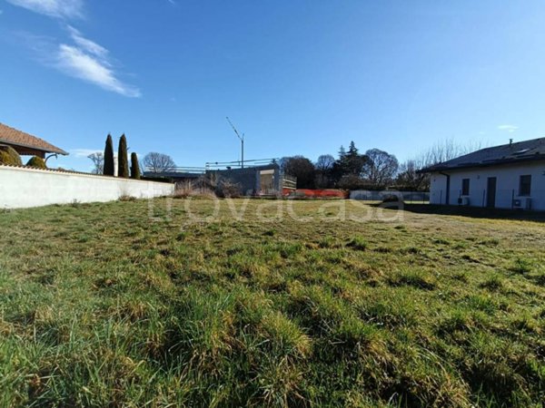 terreno edificabile in vendita ad Inveruno
