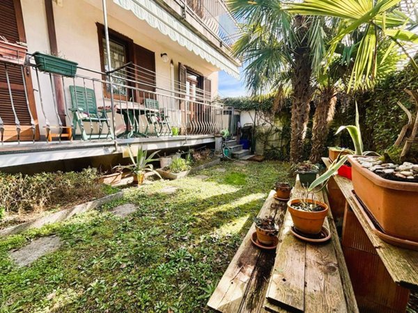 casa indipendente in vendita ad Inveruno in zona Furato