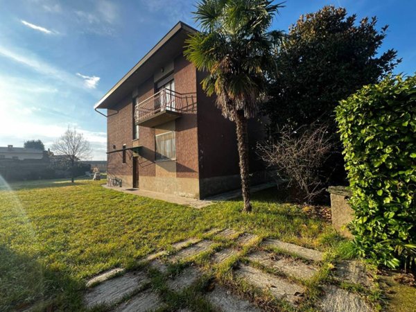 casa indipendente in vendita ad Inveruno