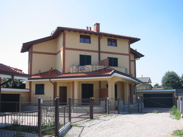 casa indipendente in vendita ad Inveruno