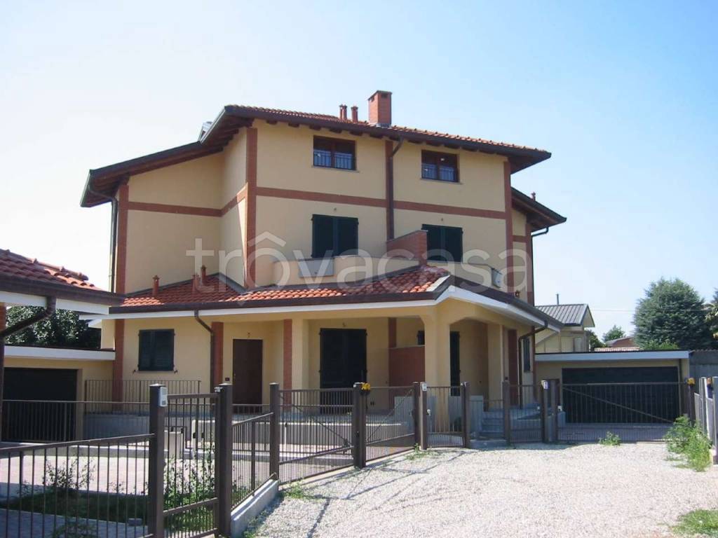 casa indipendente in vendita ad Inveruno