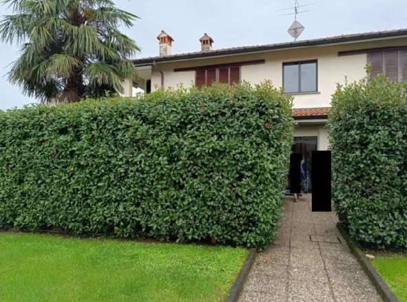 appartamento in vendita ad Inveruno in zona Furato