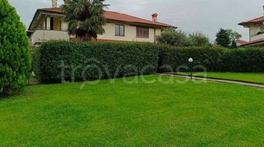 appartamento in vendita ad Inveruno in zona Furato