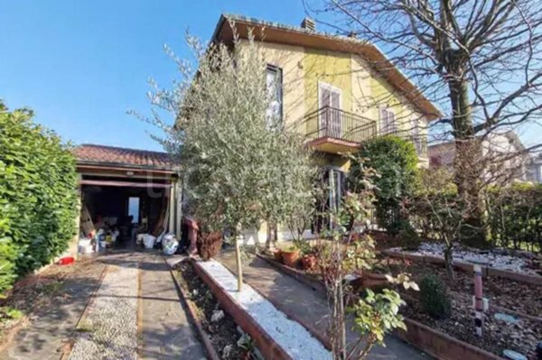 casa indipendente in vendita ad Inveruno
