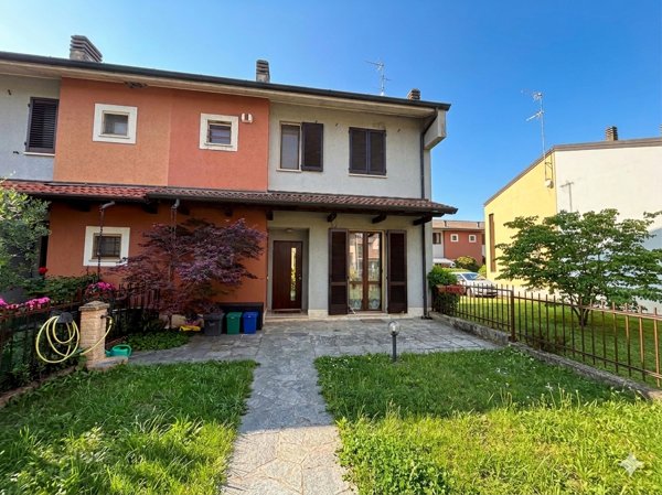 casa indipendente in vendita ad Inveruno