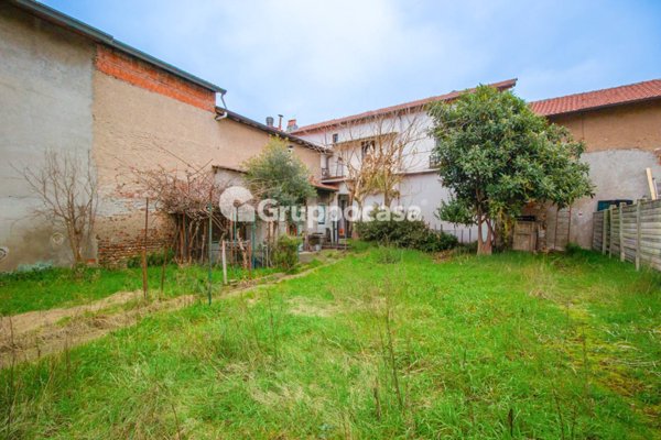 casa indipendente in vendita ad Inveruno in zona Furato