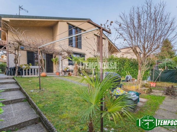 casa indipendente in vendita ad Inveruno