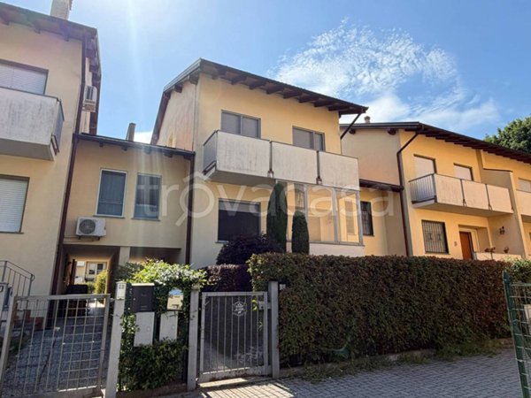 casa indipendente in vendita ad Inveruno