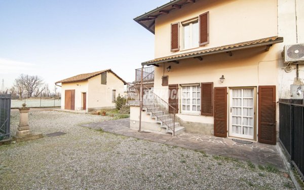 casa indipendente in vendita ad Inzago