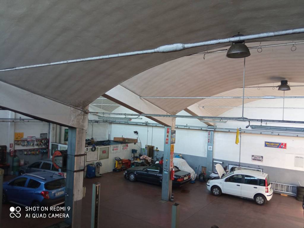locale commerciale in vendita ad Inzago