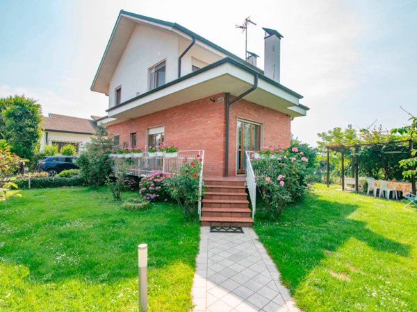 casa indipendente in vendita ad Inzago