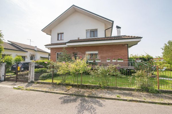 casa indipendente in vendita ad Inzago