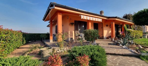 casa indipendente in vendita ad Inzago