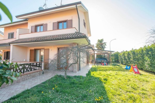 casa indipendente in vendita ad Inzago