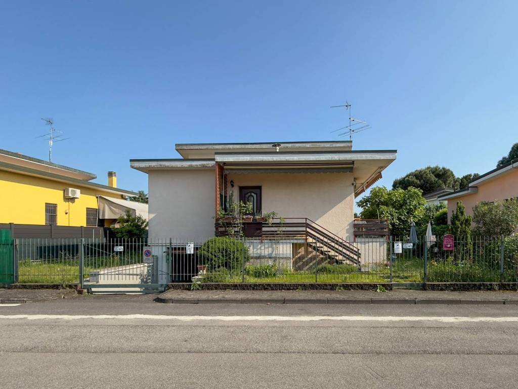 casa indipendente in vendita ad Inzago