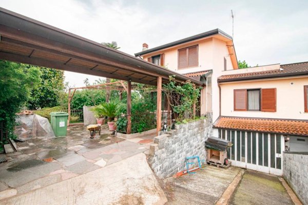 casa indipendente in vendita ad Inzago