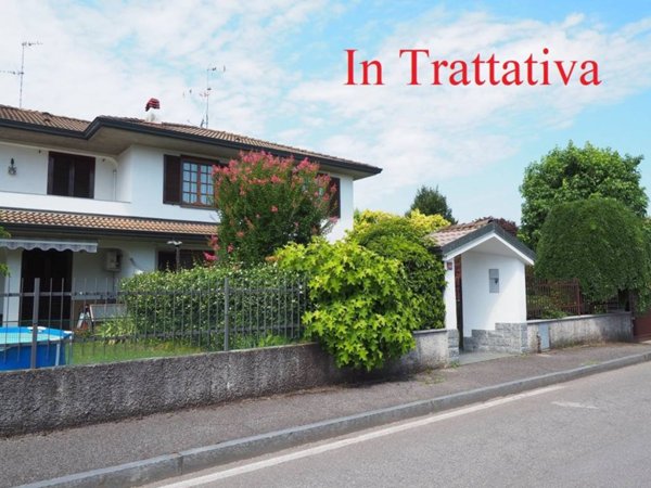 casa indipendente in vendita ad Inzago