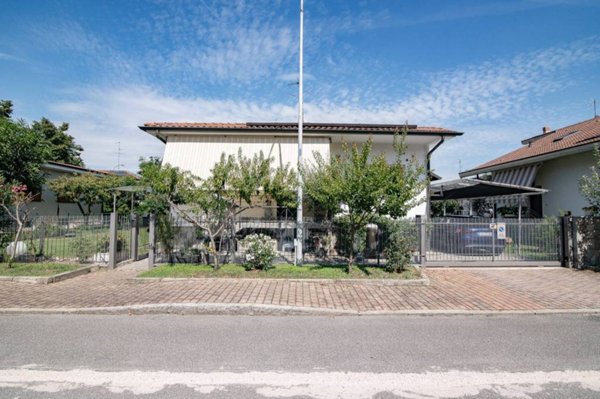 casa indipendente in vendita ad Inzago