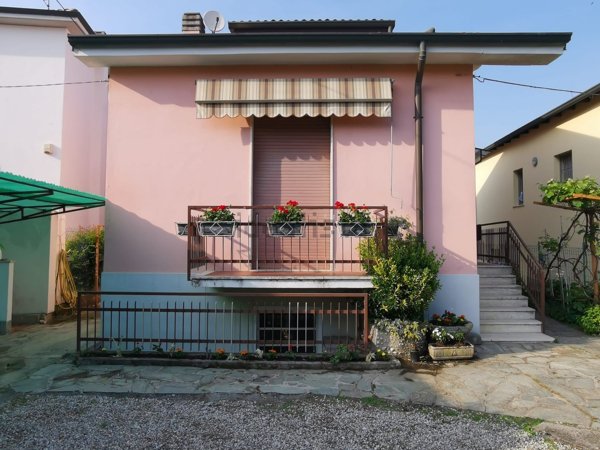 casa indipendente in vendita ad Inzago