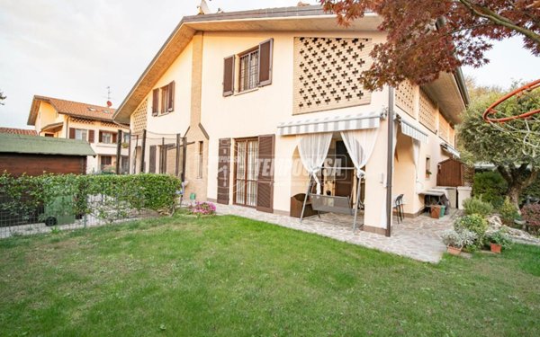 casa indipendente in vendita ad Inzago