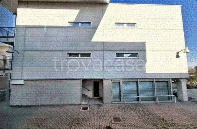 negozio in vendita ad Inzago