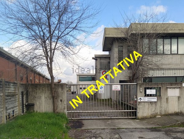 locale di sgombero in vendita ad Inzago