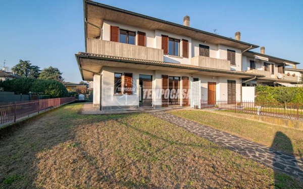 casa indipendente in vendita ad Inzago